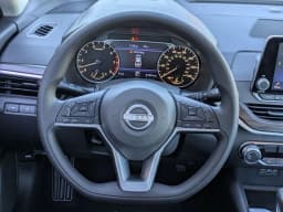 Nissan Altima SV FWD 2025 — side view