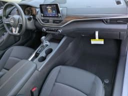 Nissan Altima SV FWD 2025 — side view