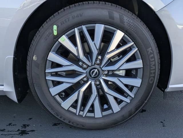 Nissan Altima SV FWD 2025 — side view