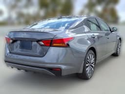 Nissan Altima SV FWD 2026 — side view