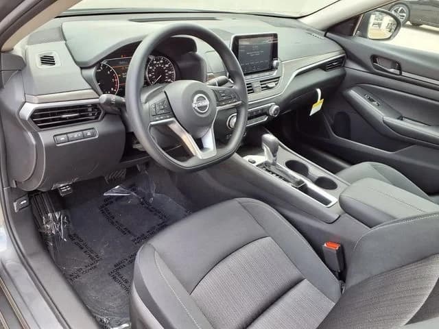 Nissan Altima SV FWD 2026 — side view