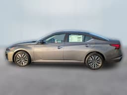 Nissan Altima SV FWD 2025 — side view