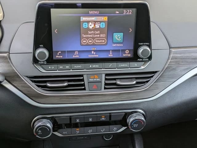 Nissan Altima SV FWD 2025 — side view