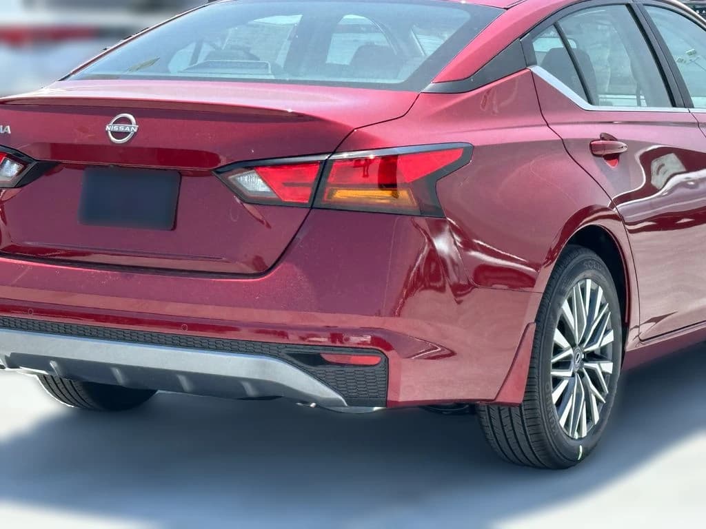 Nissan Altima SV FWD 2026 — side view