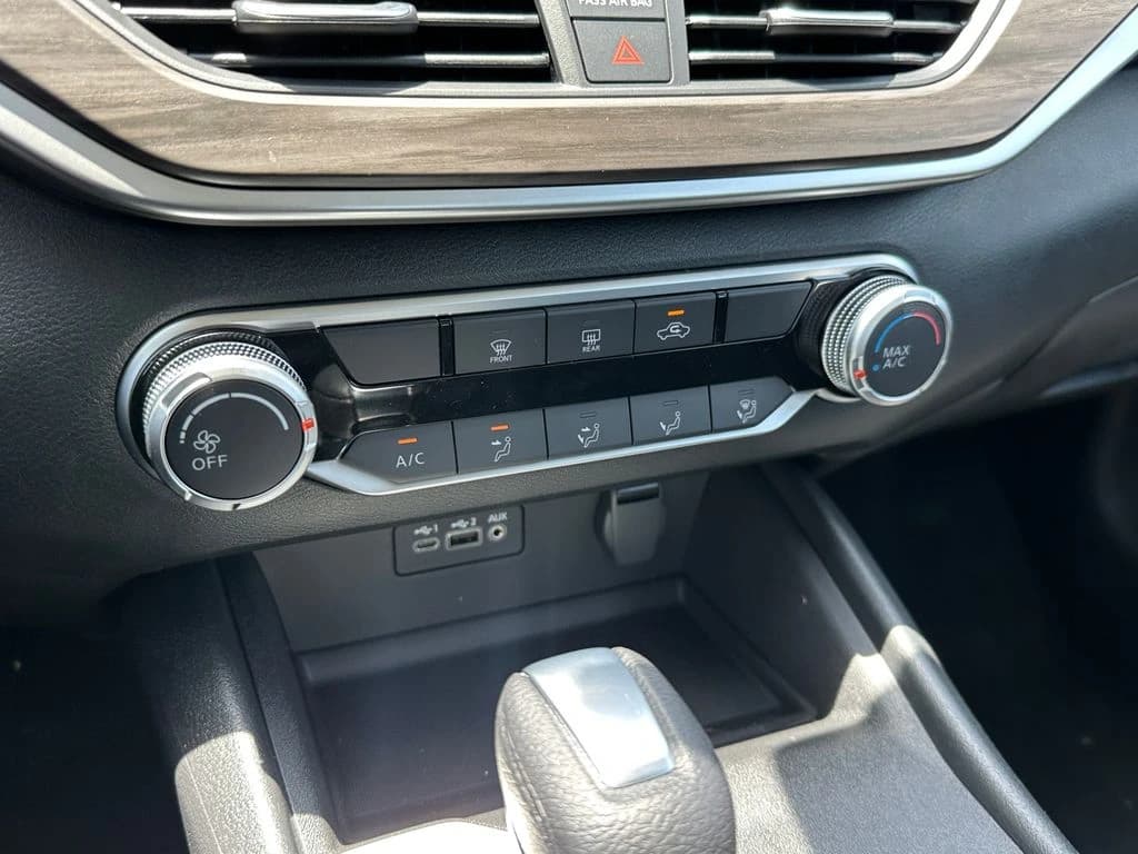 Nissan Altima SV FWD 2026 — side view