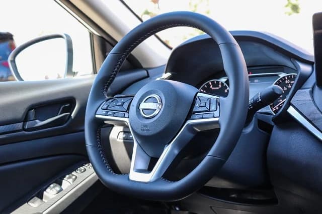 Nissan Altima SV FWD 2026 — side view