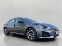 Nissan Altima SV FWD 2026 — side view