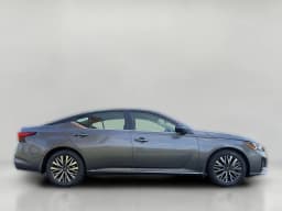 Nissan Altima SV FWD 2026 — side view