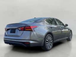 Nissan Altima SV FWD 2026 — side view