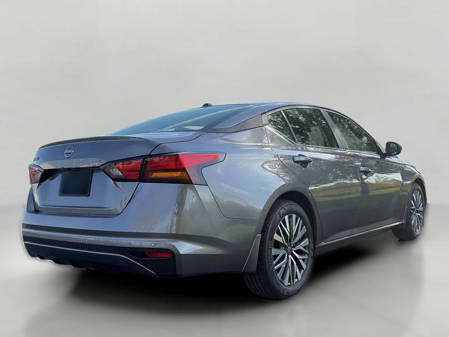 Nissan Altima SV FWD 2026 — side view