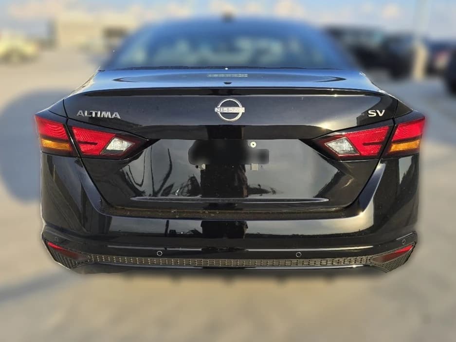 Nissan Altima SV FWD 2026 — side view