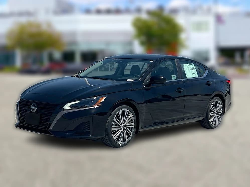 Nissan Altima SV FWD 2026 — side view