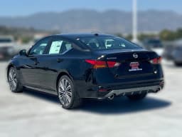 Nissan Altima SV FWD 2026 — side view