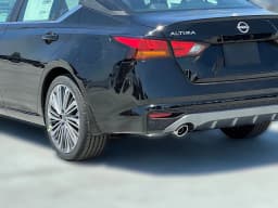 Nissan Altima SV FWD 2026 — side view