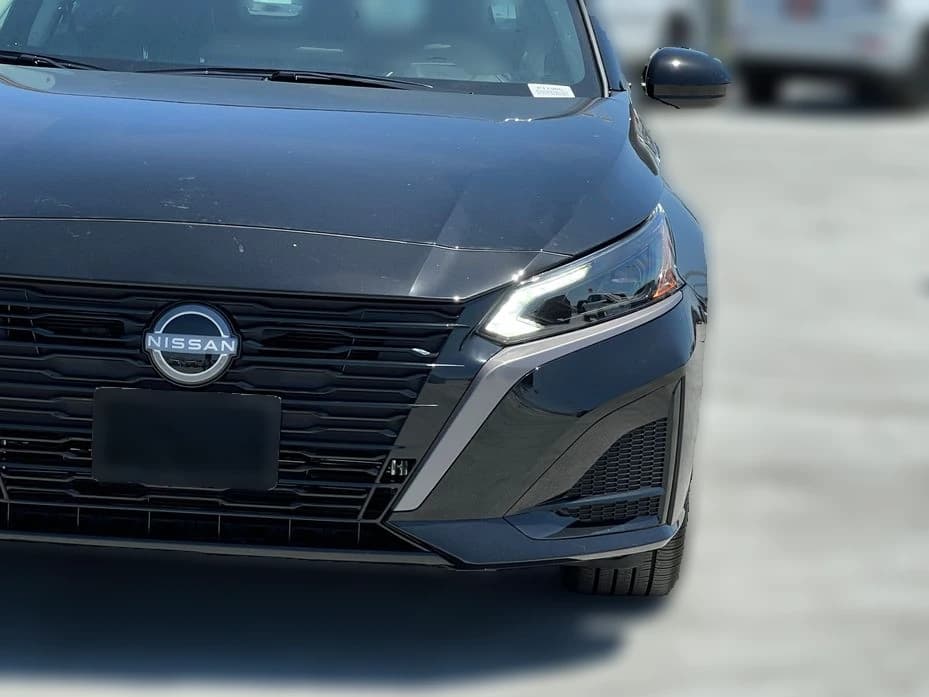 Nissan Altima SV FWD 2026 — side view