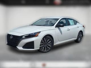 Nissan Altima SV FWD