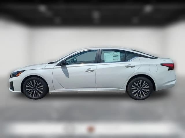 Nissan Altima SV FWD 2026 — side view