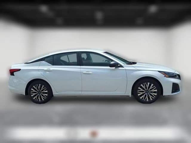 Nissan Altima SV FWD 2026 — side view