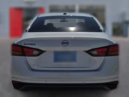 Nissan Altima SV FWD 2026 — side view