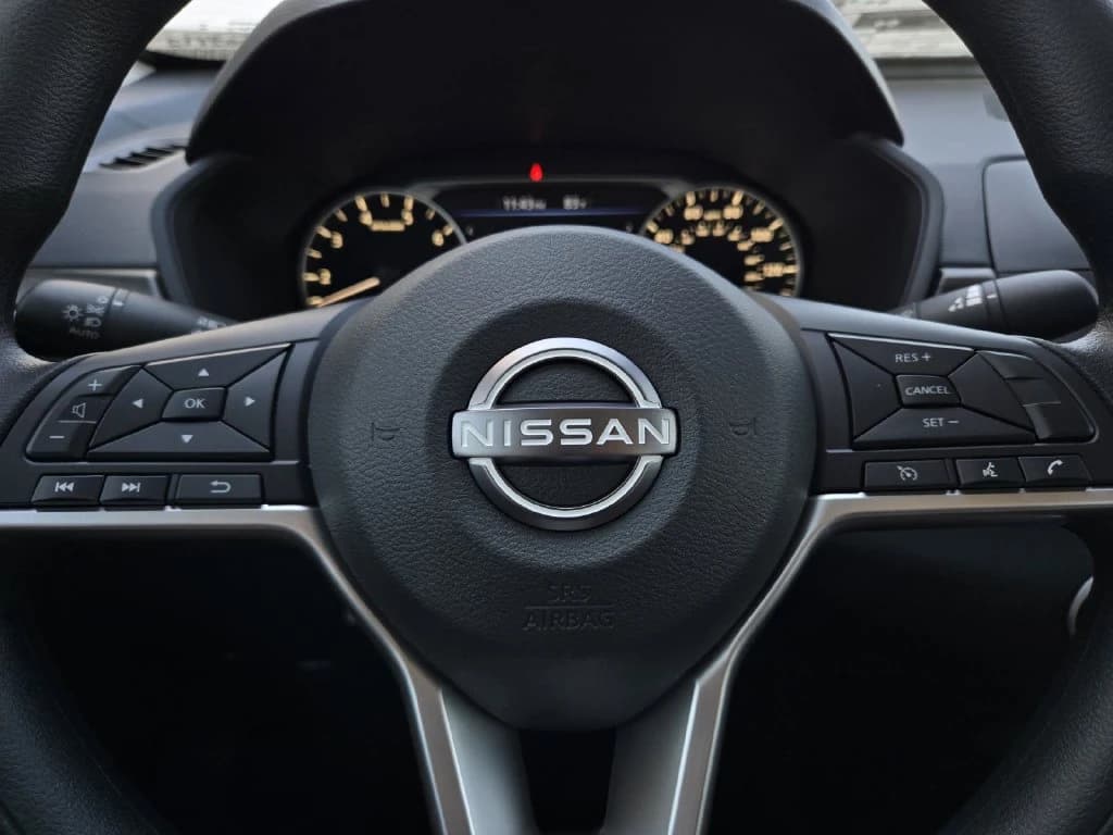 Nissan Altima SV FWD 2026 — side view
