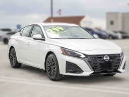 Nissan Altima SV FWD 2026 — side view