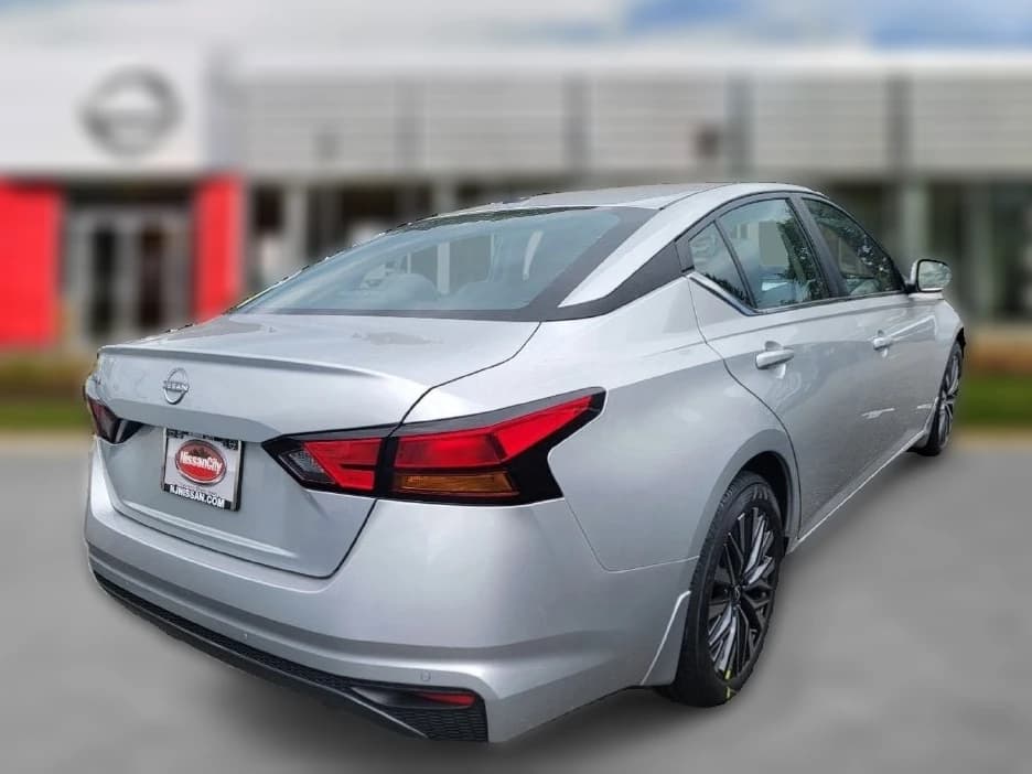 Nissan Altima SV FWD 2026 — side view