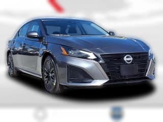 Nissan Altima SV FWD