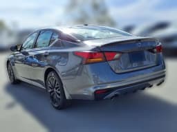 Nissan Altima SV FWD 2026 — side view