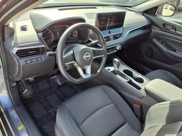 Nissan Altima SV FWD 2026 — side view