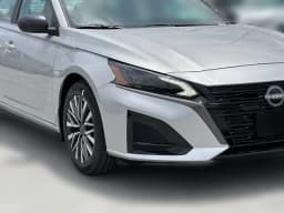 Nissan Altima SV FWD 2026 — side view