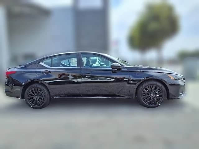 Nissan Altima SV FWD 2026 — side view