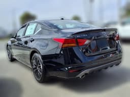 Nissan Altima SV FWD 2026 — side view