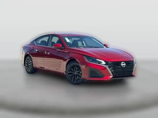 Nissan Altima SV FWD