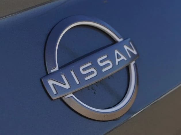 Nissan Altima SV FWD 2026 — side view