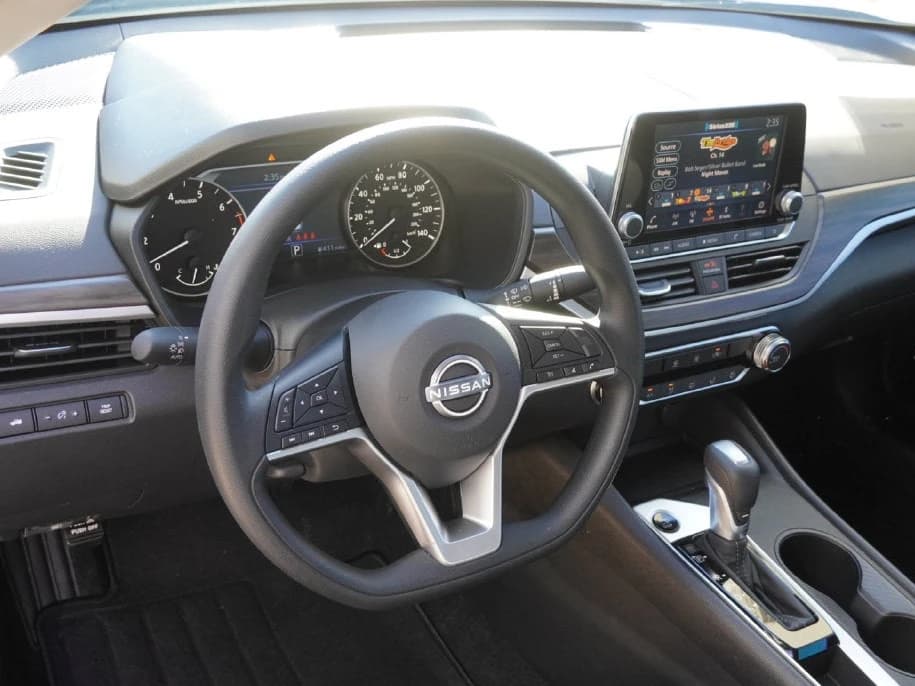 Nissan Altima SV FWD 2026 — side view