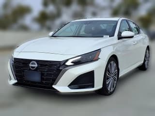 Nissan Altima SV FWD