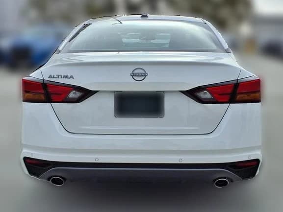 Nissan Altima SV FWD 2026 — side view
