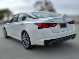 Nissan Altima SV FWD 2026 — side view