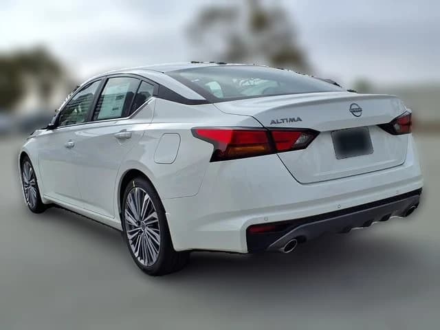 Nissan Altima SV FWD 2026 — side view