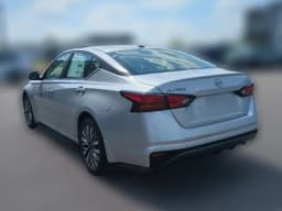 Nissan Altima SV FWD 2026 — side view