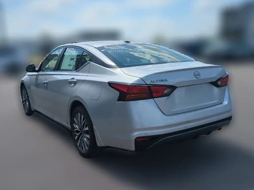Nissan Altima SV FWD 2026 — side view