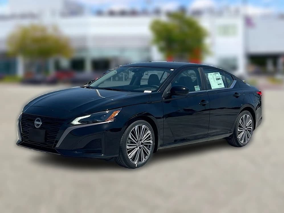 Nissan Altima SV FWD 2026 — side view