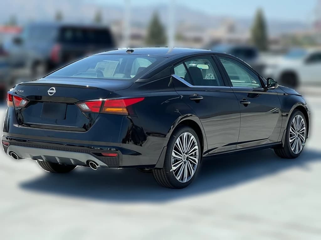 Nissan Altima SV FWD 2026 — side view