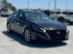 Nissan Altima SV FWD 2026 — side view