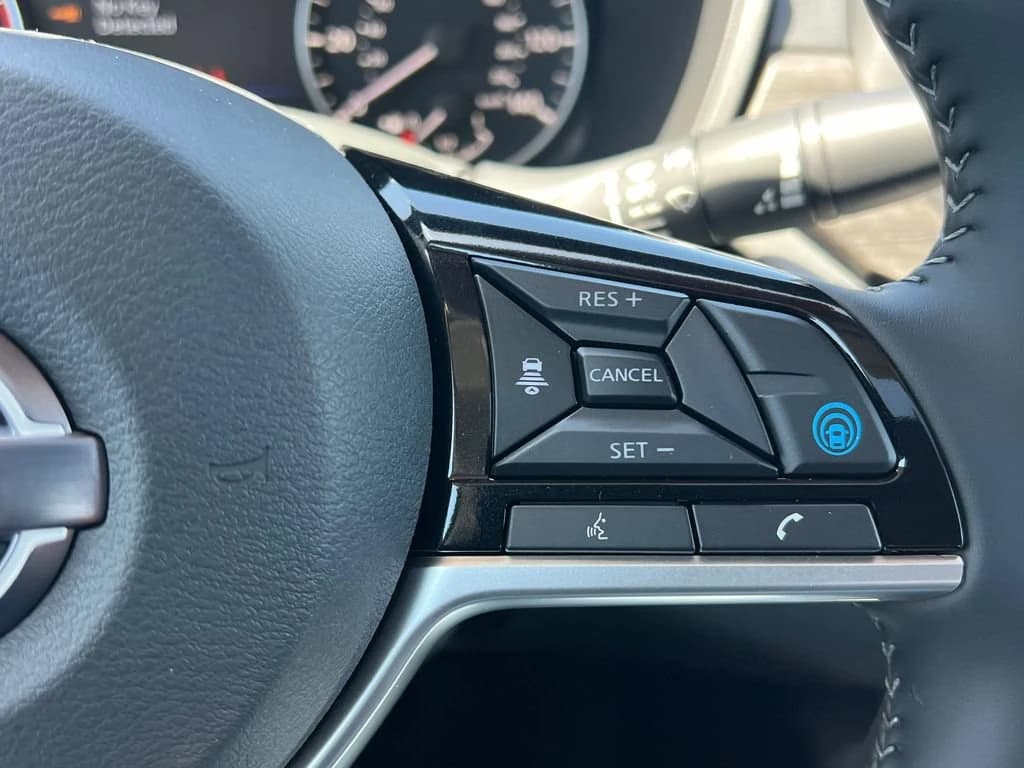 Nissan Altima SV FWD 2026 — side view