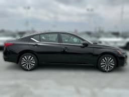 Nissan Altima SV FWD 2026 — side view