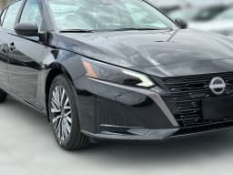 Nissan Altima SV FWD 2026 — side view