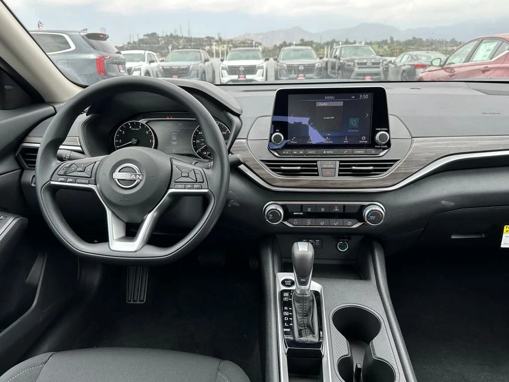Nissan Altima SV FWD 2026 — side view