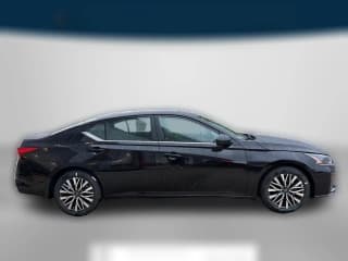 Nissan Altima SV FWD