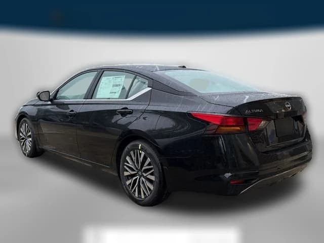 Nissan Altima SV FWD 2026 — side view
